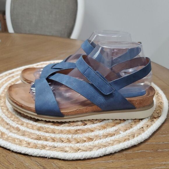 EUROSOFT SOFFT Womens 9 Vegan Leather Asymmetric Strappy Sporty Casual Sandals - Picture 4 of 9